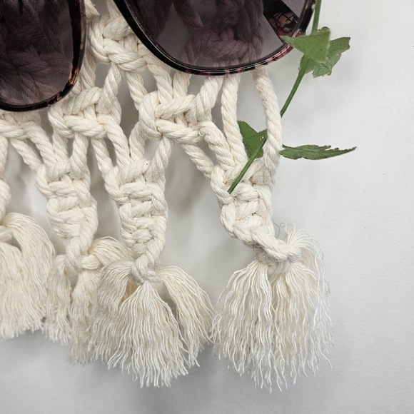 Handcrafted Macrame Key & Sunglasses holder - Picture 4 of 10